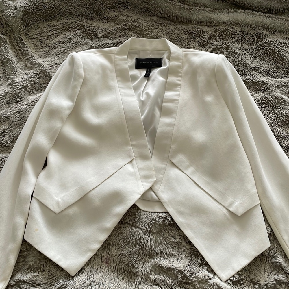 BCBG Maxazria crop blazer